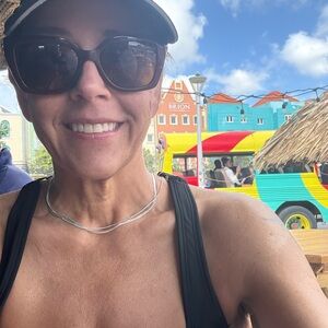 Meet your Posher, Rebecca